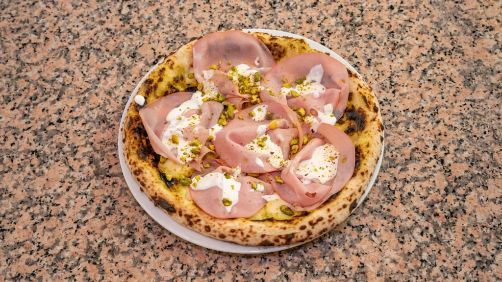 L'esteou Marseille Pizza Mortadella